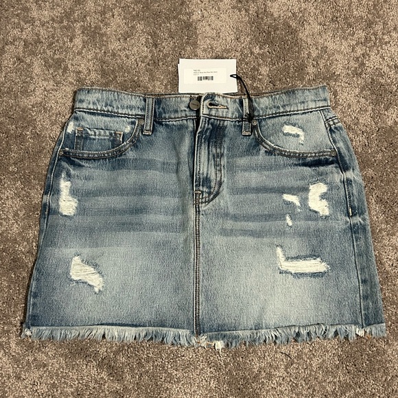 NWT Medium Blue Jean Mid Rise Mini Skirt by Ceros, size 27 - Picture 1 of 5